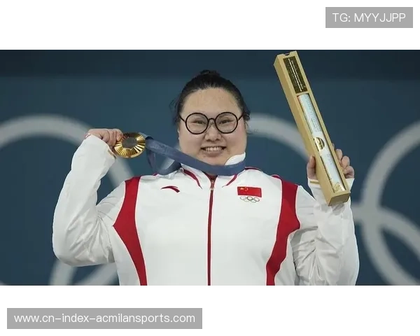 举重冠军李雯雯再夺金牌，刷新世界纪录，举重李雯雯最好成绩